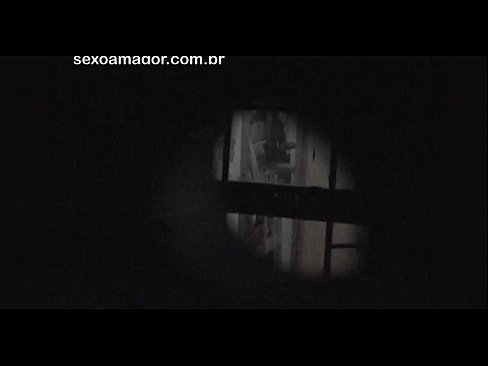 ❤️ 金发女郎被隐藏在空心砖后面的邻居偷窥者偷偷录影 ️❌ Super sex